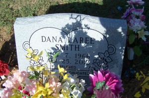 Flores, Dana L. Smith