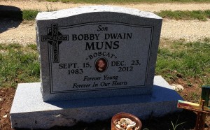 Muns, Bobby D